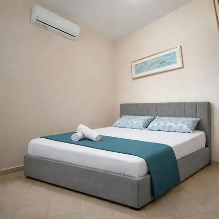 Fofi House Apartament *
